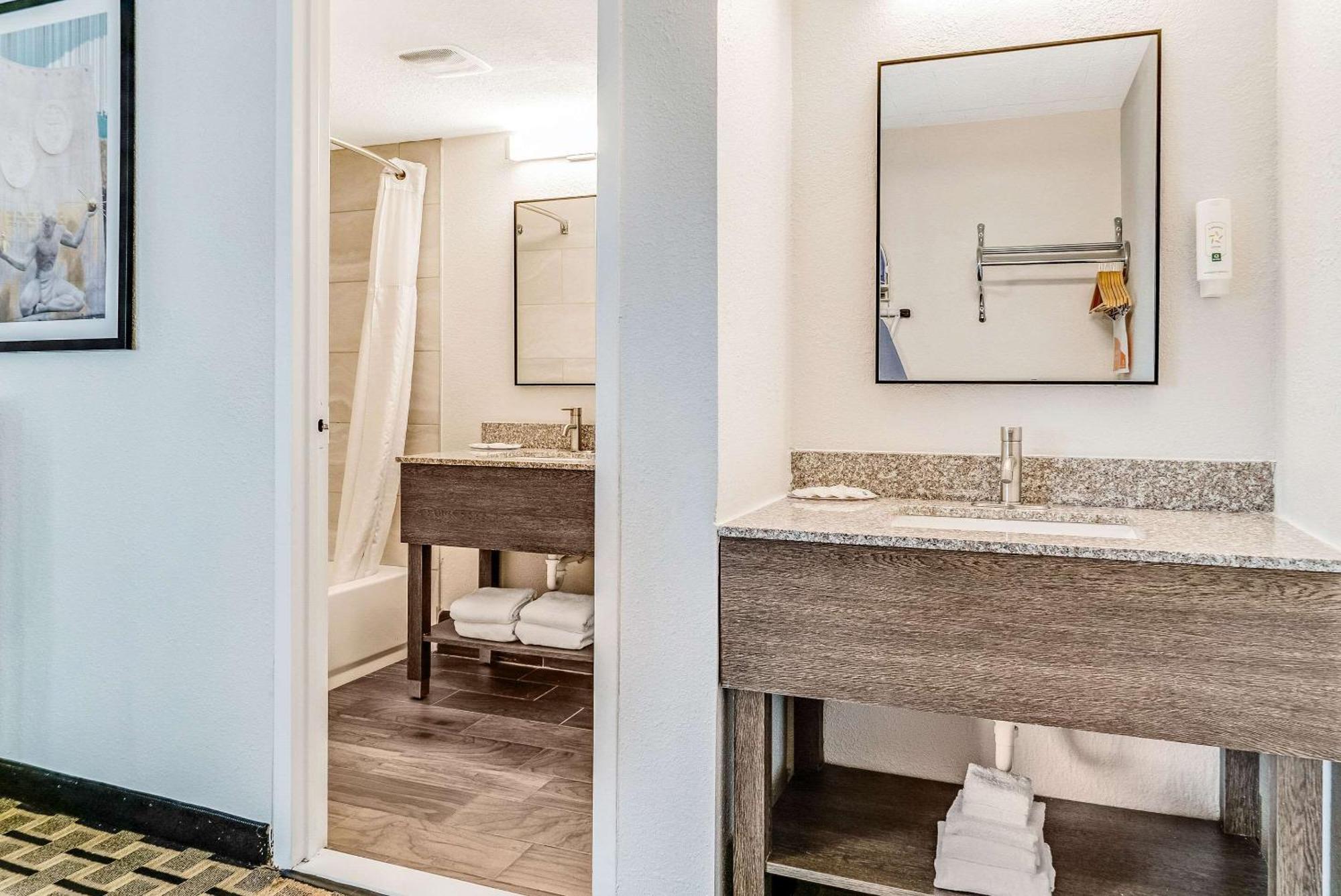 Quality Inn Detroit Downtown Екстер'єр фото