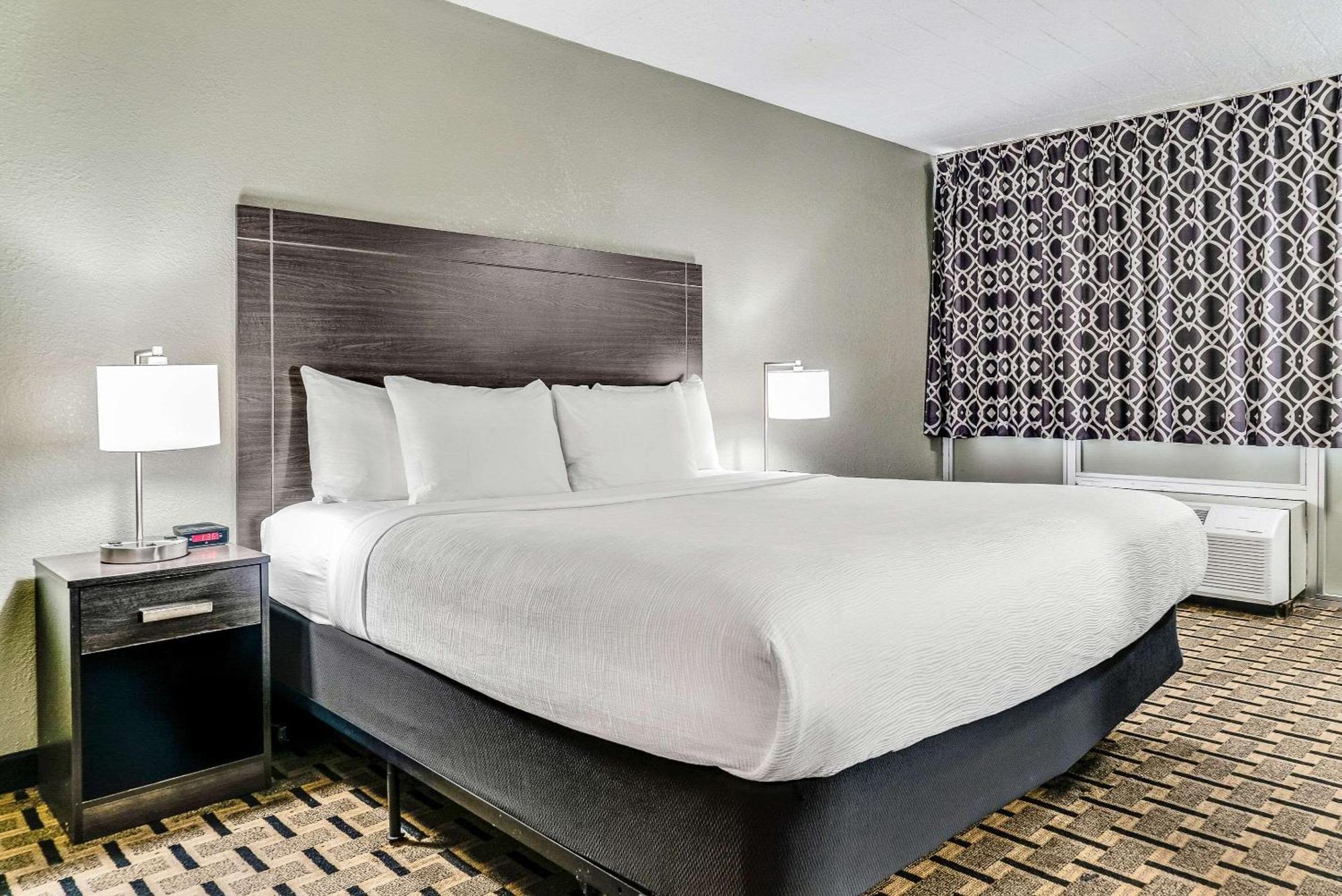 Quality Inn Detroit Downtown Екстер'єр фото