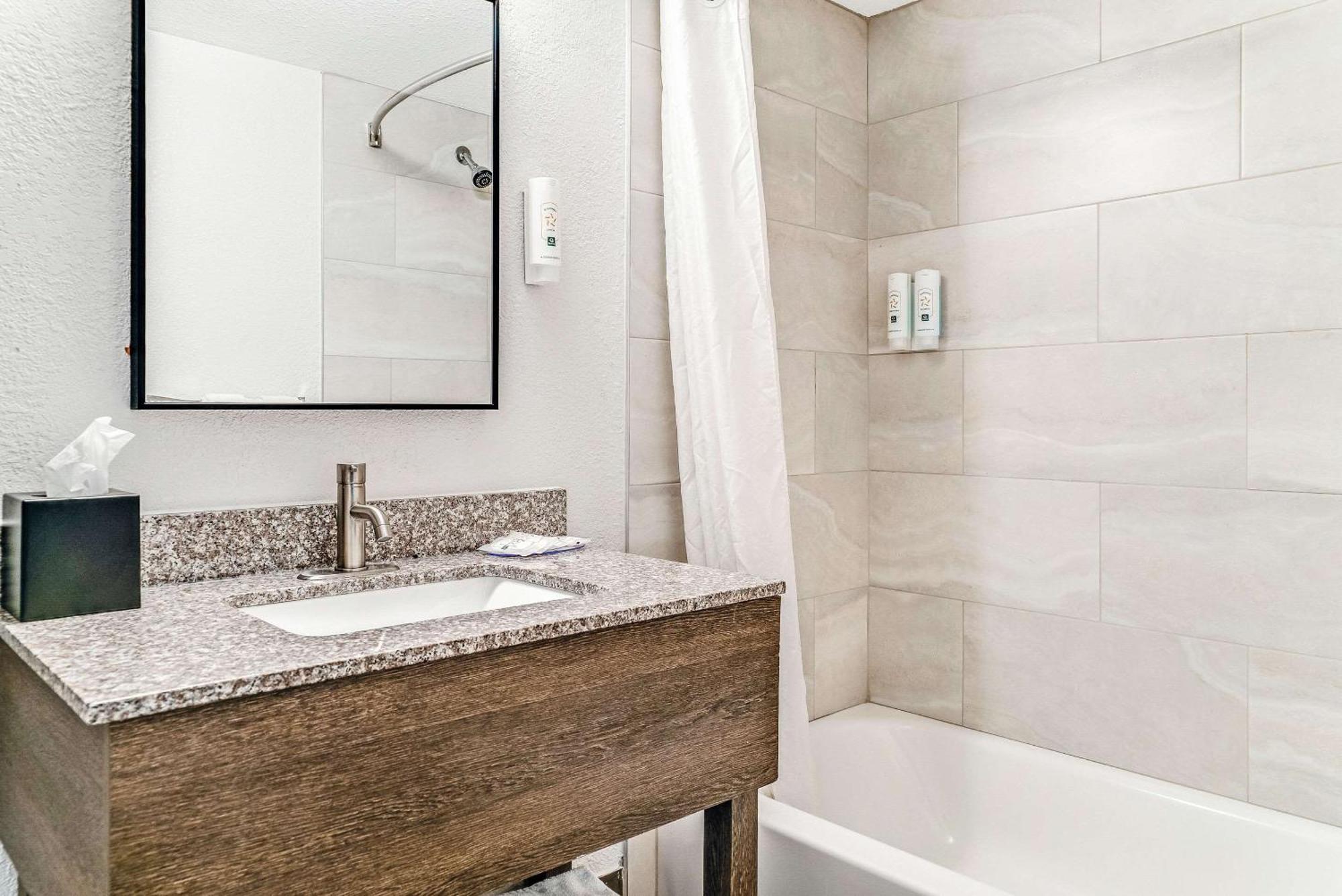 Quality Inn Detroit Downtown Екстер'єр фото