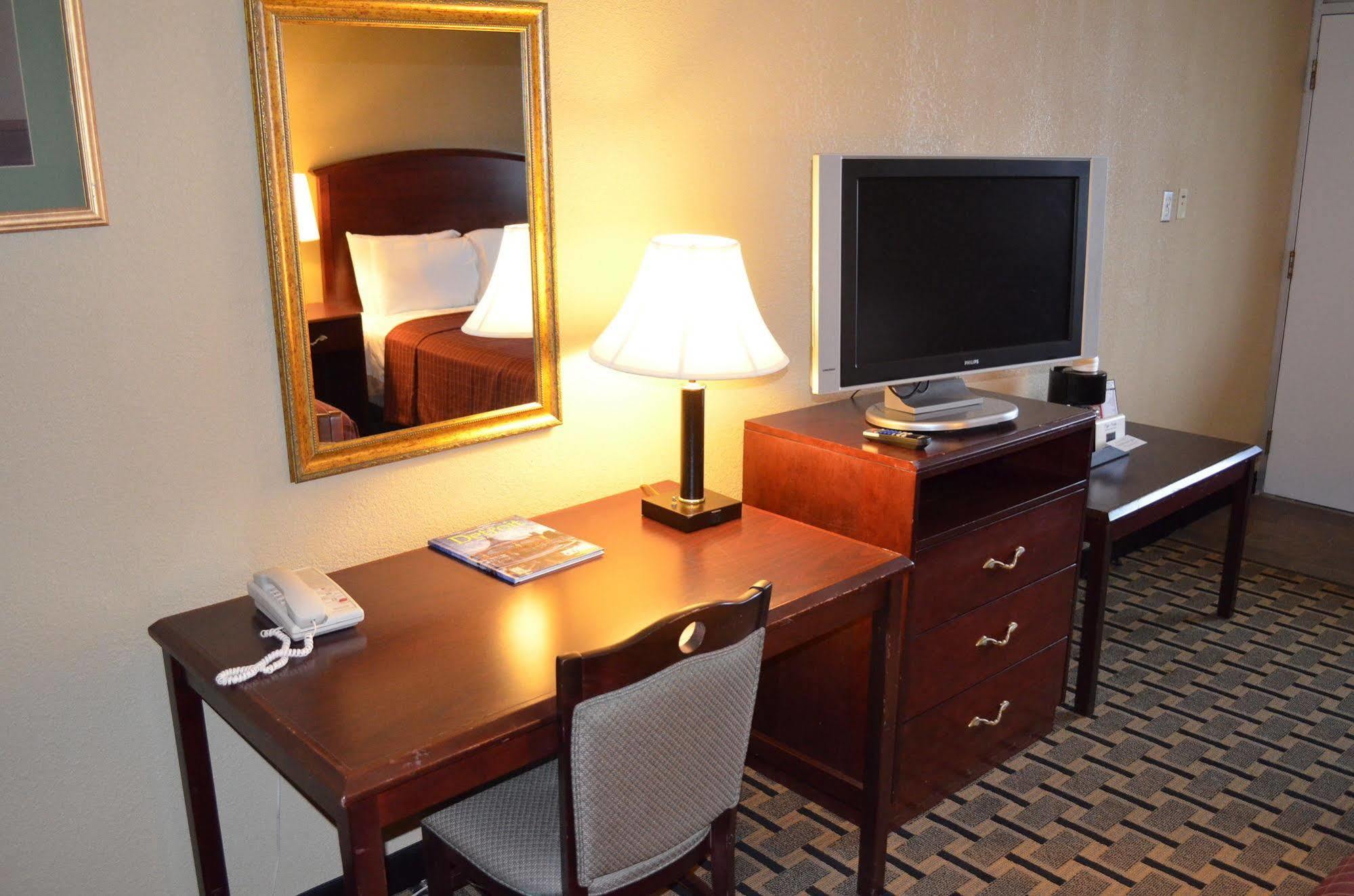 Quality Inn Detroit Downtown Екстер'єр фото